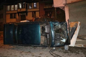 Kastamonu’da kontrolden çıkan otomobil takla attı: 2 kişi yaralandı