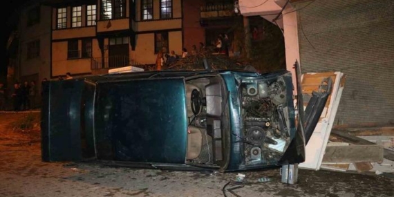 Kastamonu’da kontrolden çıkan otomobil takla attı: 2 kişi yaralandı