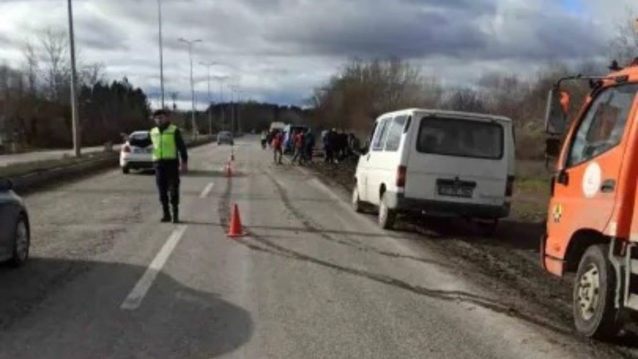 Cenaze yolunda kaza: Yaralılar var