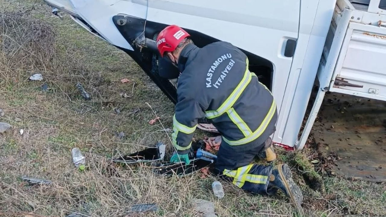 Feci kaza! Araçta sıkışarak hayatını kaybetti!