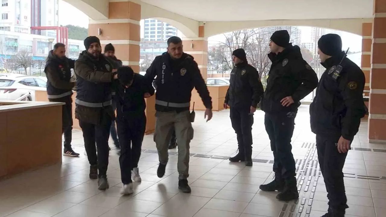 Ölümle sonuçlanan bıçaklı kavgada 4 şüpheli adliyeye sevk edildi