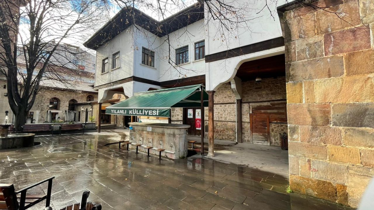 Selçuklu’dan bugüne uzanan asırlık şifahane: Yılanlı Külliyesi