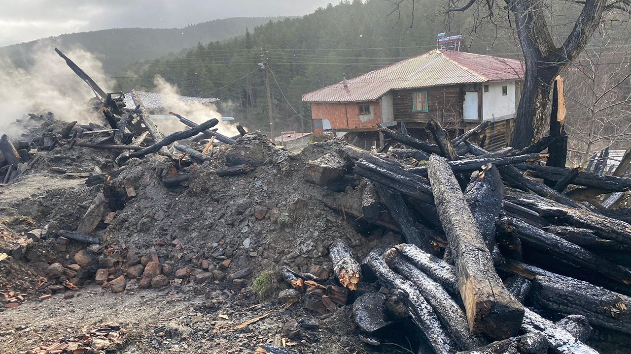 Yangınzede aileye geçmiş olsun ziyareti