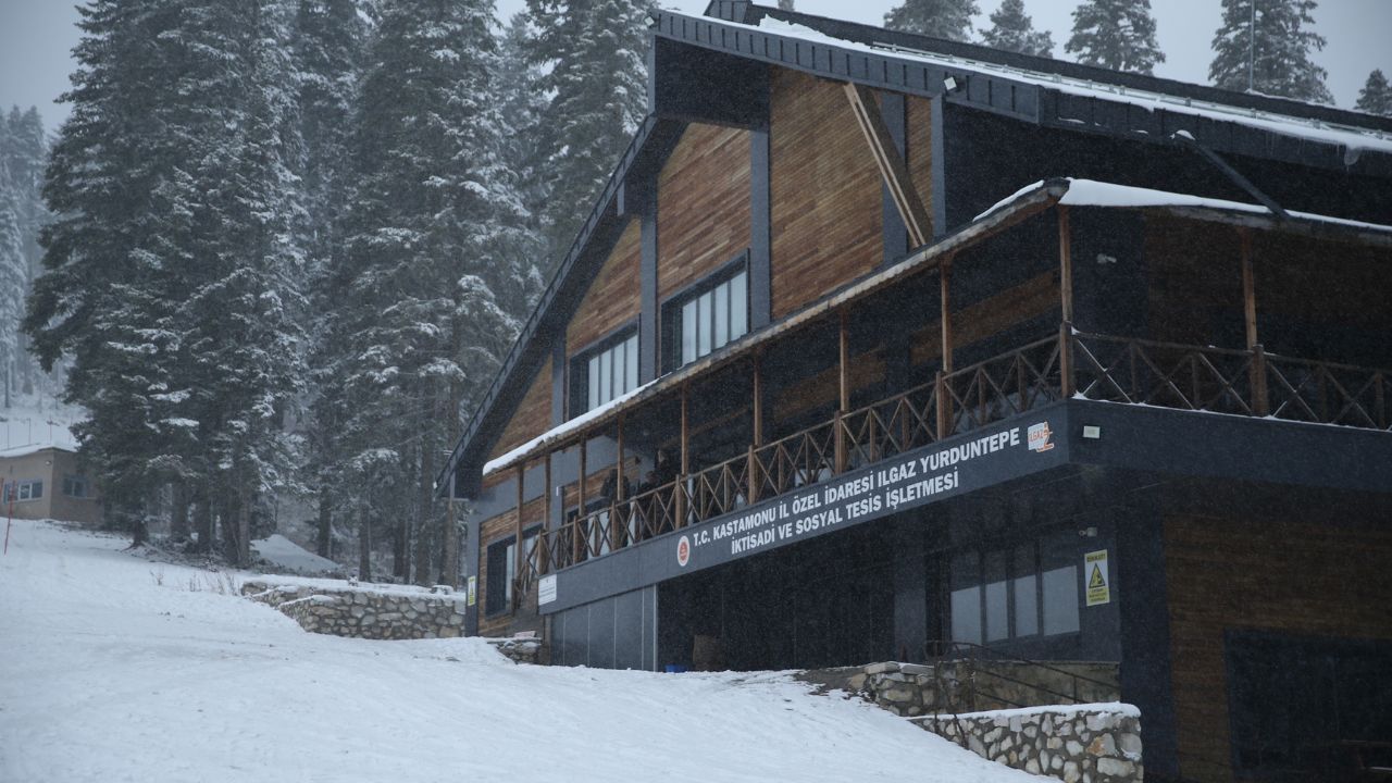 Yurduntepe Kayak Merkezinde kartpostallık manzaralar