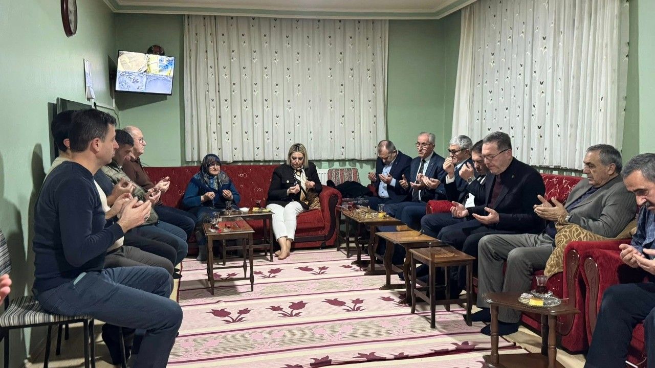 AK Parti heyetinden Taşköprü çıkarması