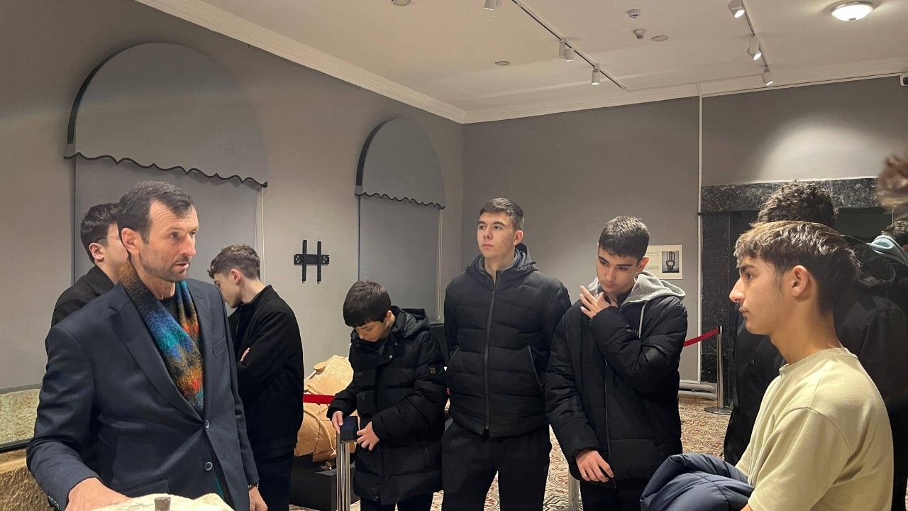 Ülkü Ocaklarından müze gezisi