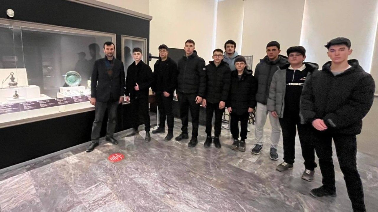 Ülkü Ocaklarından müze gezisi