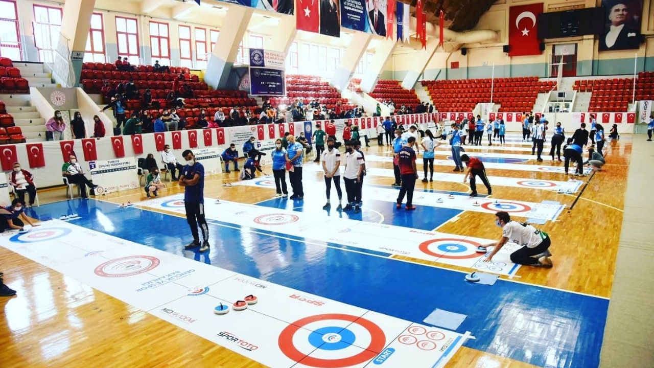 Araç’ta farklı bir heyecan: ‘Floor Curling’