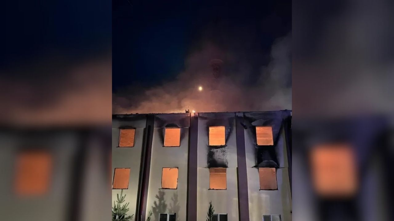 Bolu’da cami alevlere teslim oldu