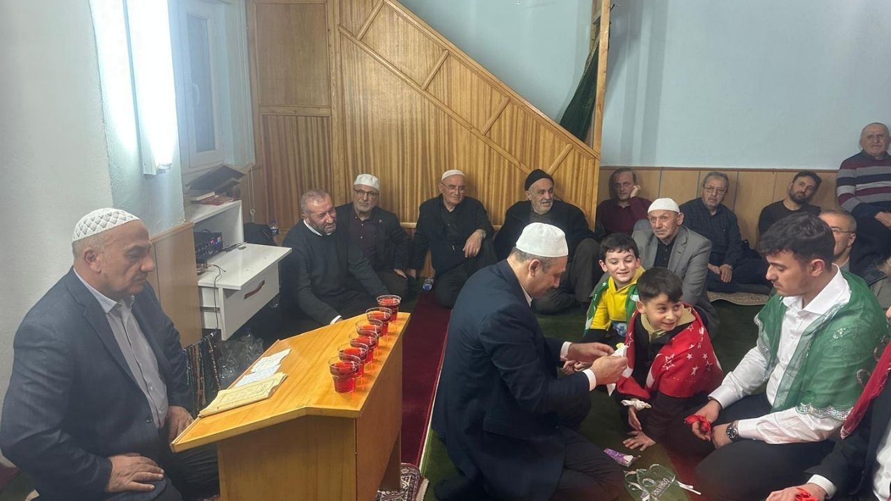 Kandil programı ve asker kınası bir arada!