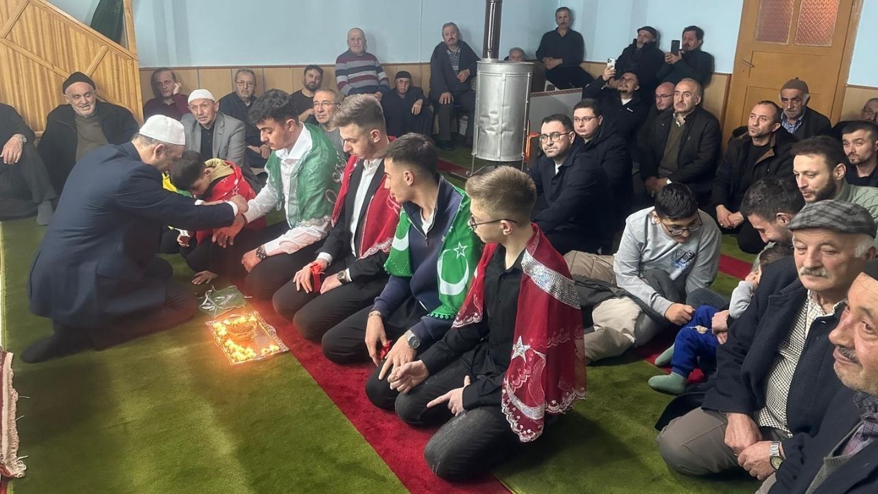 Kandil programı ve asker kınası bir arada!