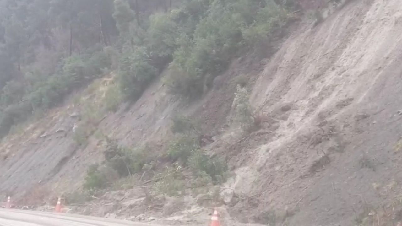 Kastamonu'da etkili olan yağış, heyelanları beraberinde getirdi!