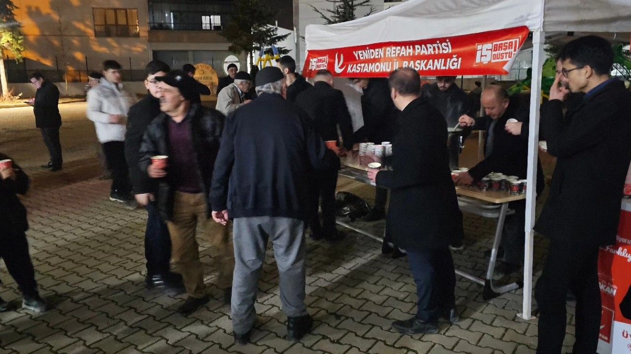 Yeniden Refahtan çorba ikramı